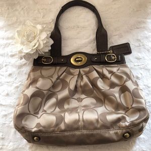 Coach Signiture Bag